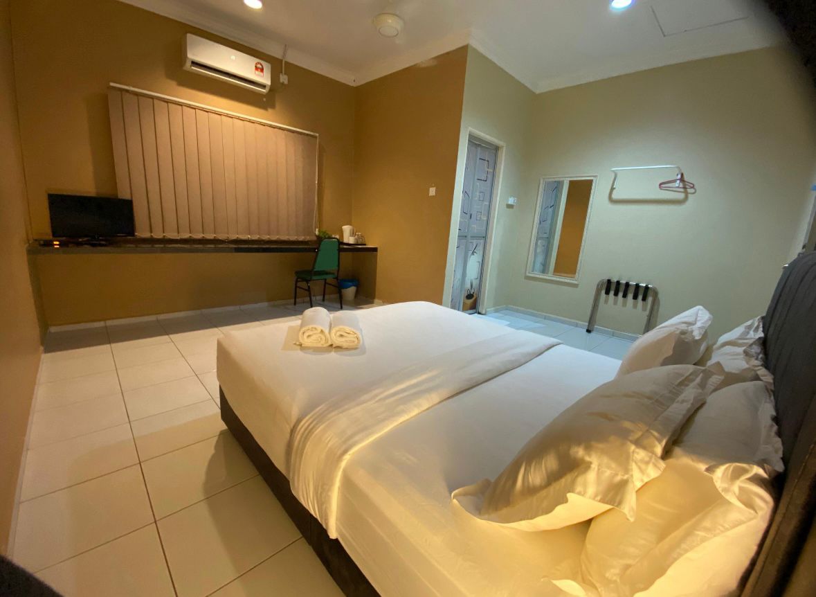 Deluxe Room Angle 3